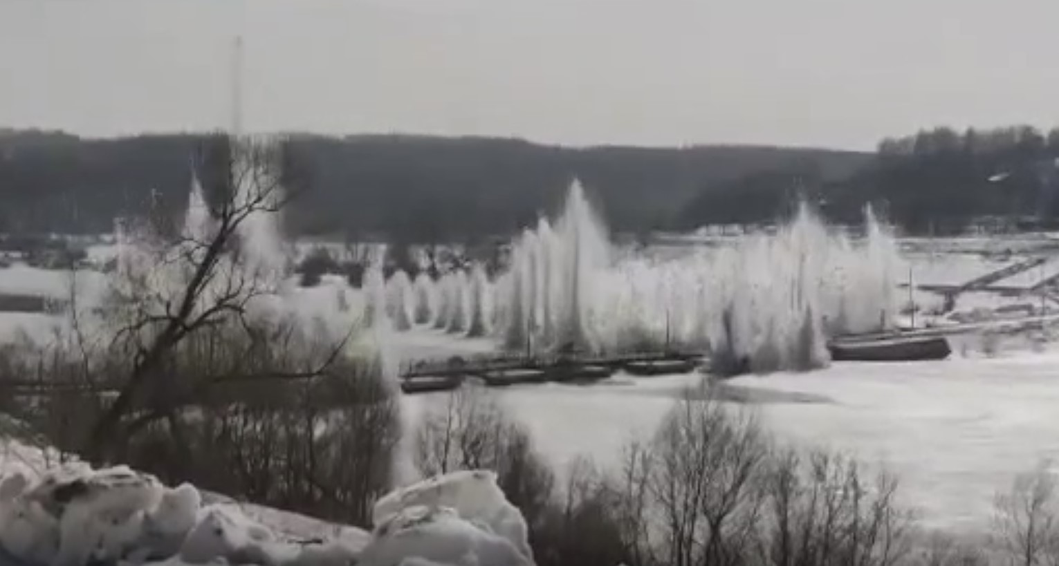 подрыв льда взрыв ока река калужская область калуга мчс видео