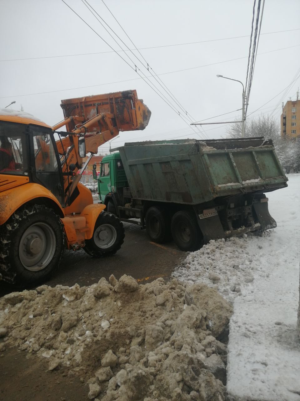 Уборка улиц Калуги от снега 22 ноября 2020 года.
