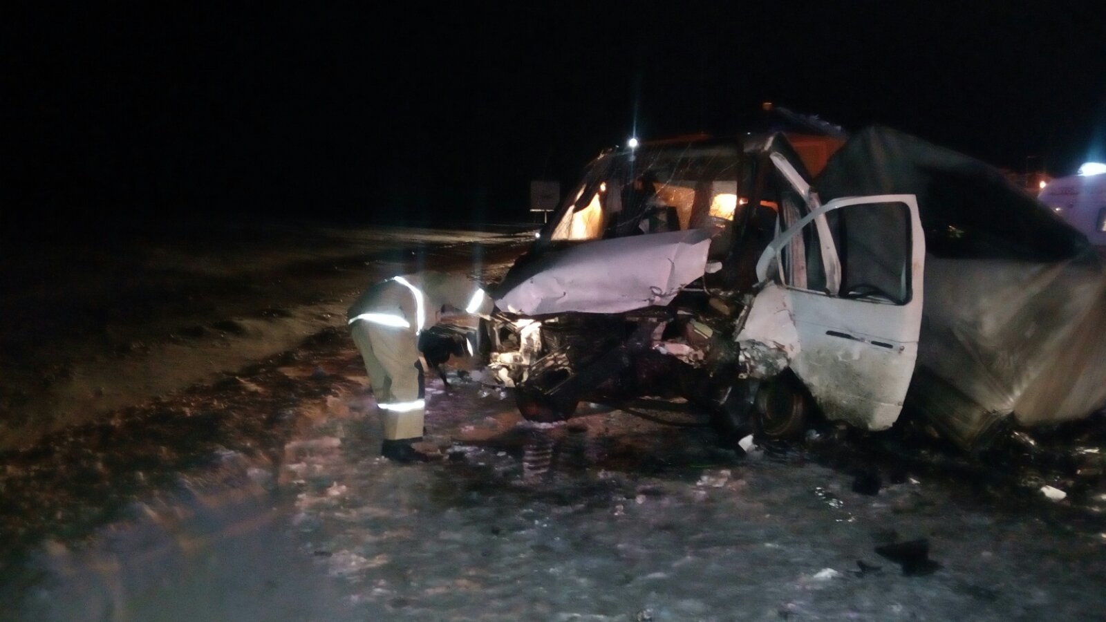 Фото с места смертельного ДТП в Калужской области 22 ноября 2020 года.