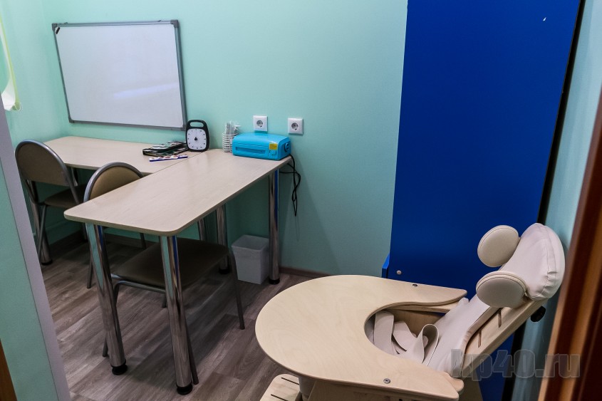 В Калуге особенных детей выставляют на улицу