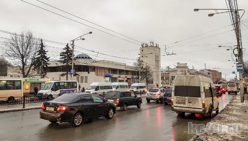 Участок Кирова от Московской до Ленина - один из самых проблемных участков города.