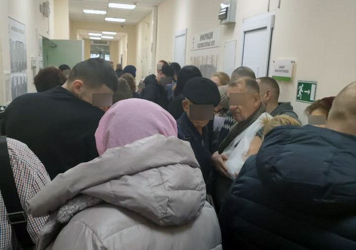 В Калуге 40 человек выстроились в очередь на рентген в травмпункте ...