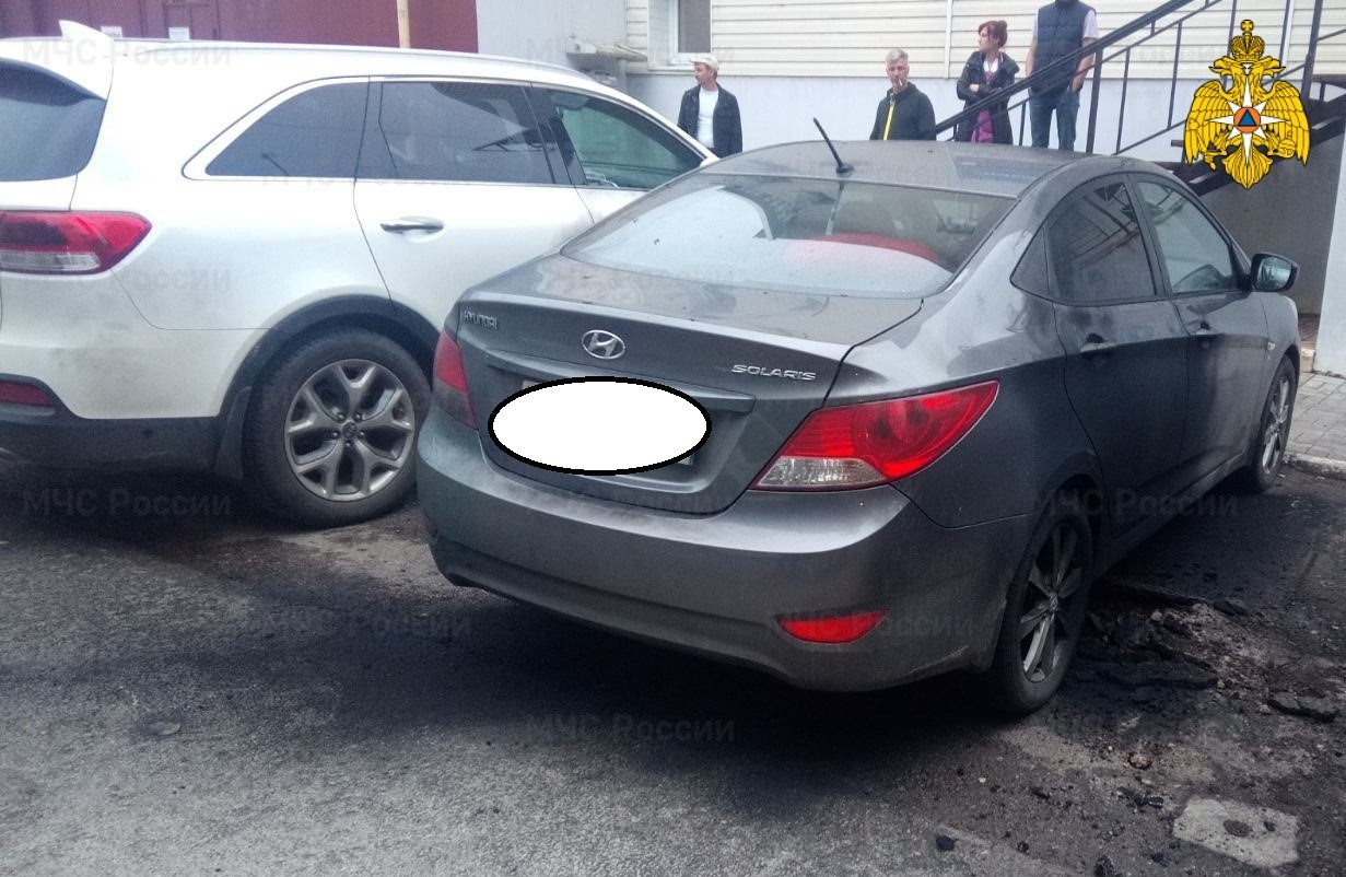 Два автомобиля движутся
