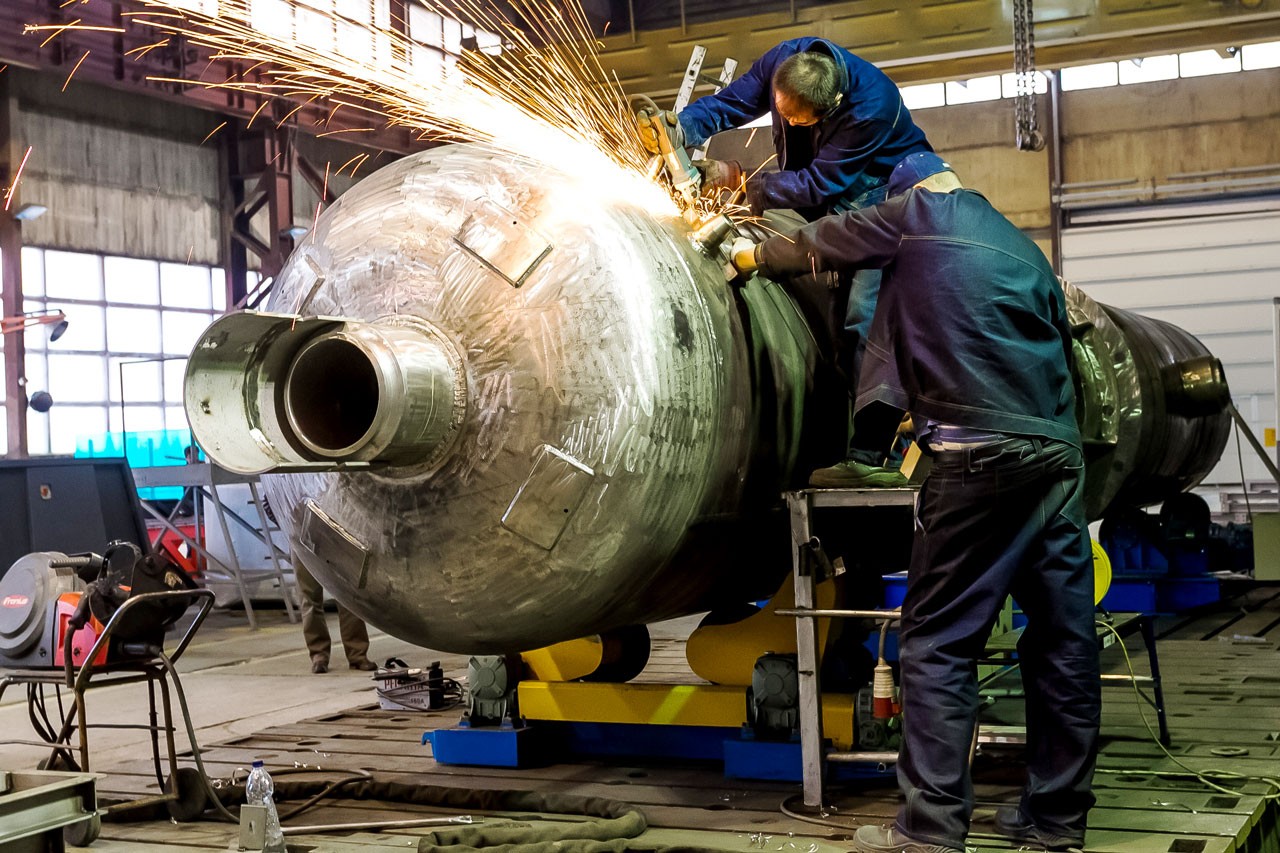 Трубопрокатный завод челябинск. Металлообрабатывающее производство. Московский инструментальный завод. Завод расширил. Завод расширил.