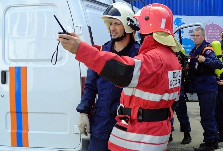 В Калуге экстренные службы проверяют подозрительный рюкзак ...