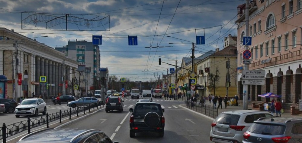Водители просят изменить схему движения на перекрестке улиц Кирова и Рылеева в Калуге