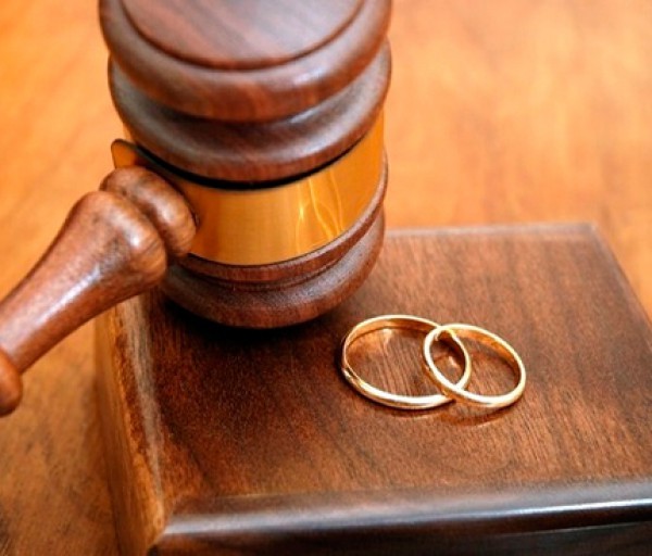 За фиктивные браки с гастарбайтерами хотят ввести уголовную ответственность