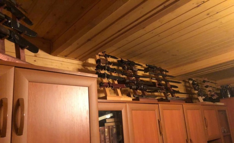 Москвич устроил дома оружейный склад