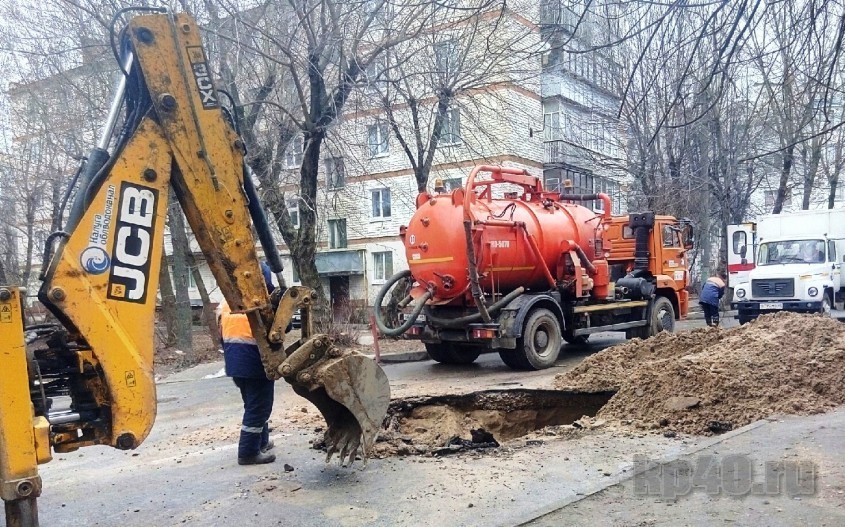 Улицу Циолковского перекопали в Калуге