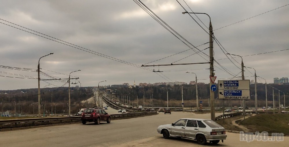 Авария затормозила Гагаринский мост