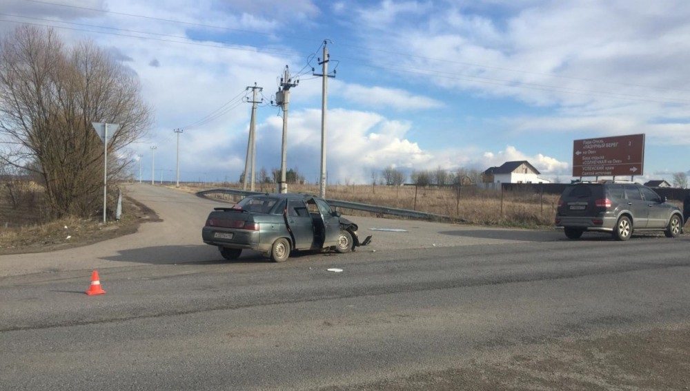 Женщина пострадала в столкновении «Киа» и «Лады» в Калужской области