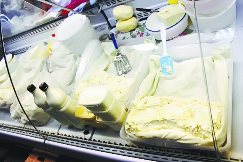 «Власти вынуждают нас торговать молочкой на улице»