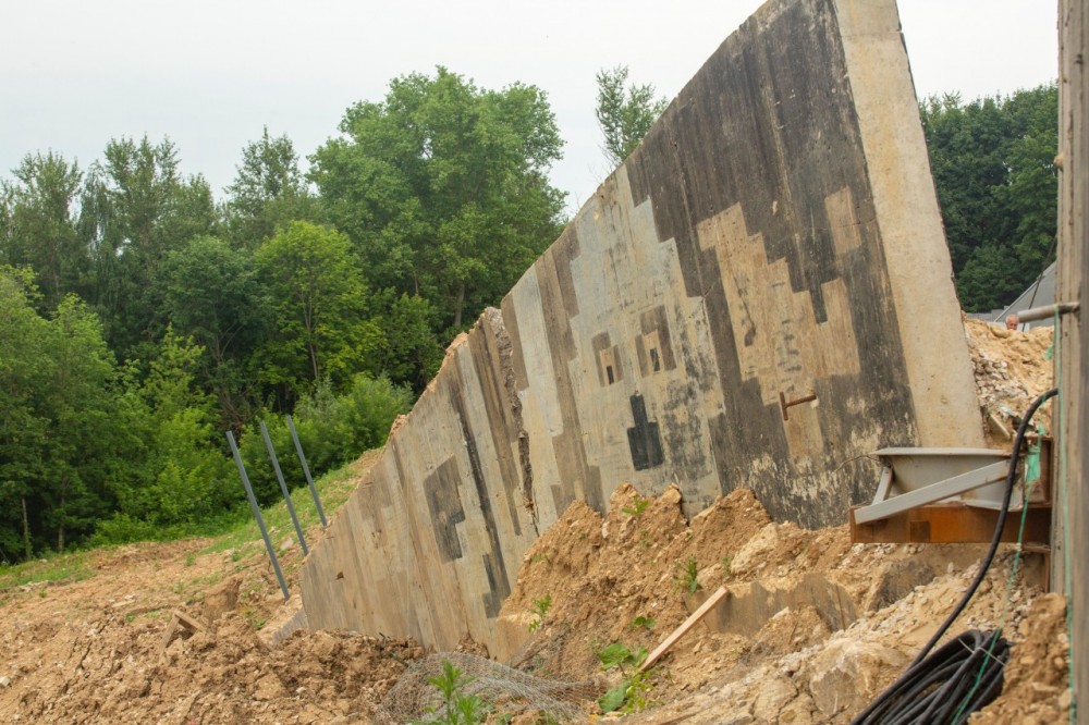 В Калуге на стройке музея космонавтики обрушилась подпорная стена