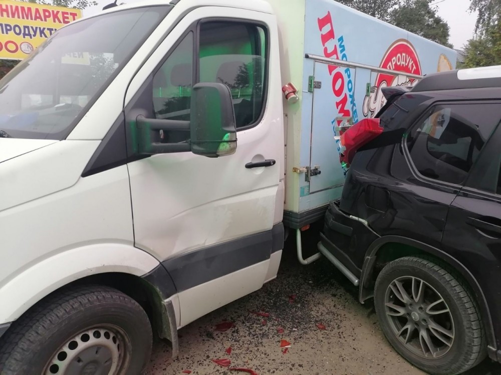 В Калужской области пешеход пострадал в массовой аварии