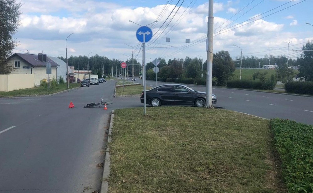 В Калуге 69-летний велосипедист попал под колёса «Фольксвагена»
