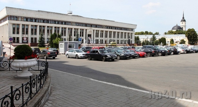 Калужский губернатор поручил передать врачам не менее 10 служебных автомобилей администрации