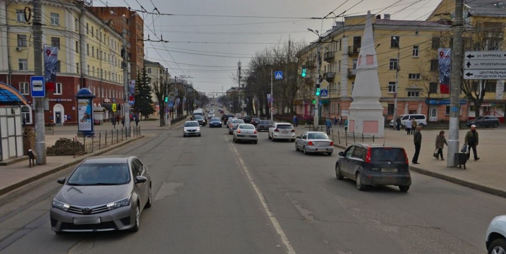 В Калуге улицу Ленина разделят островком безопасности рядом с Дворцом спорта