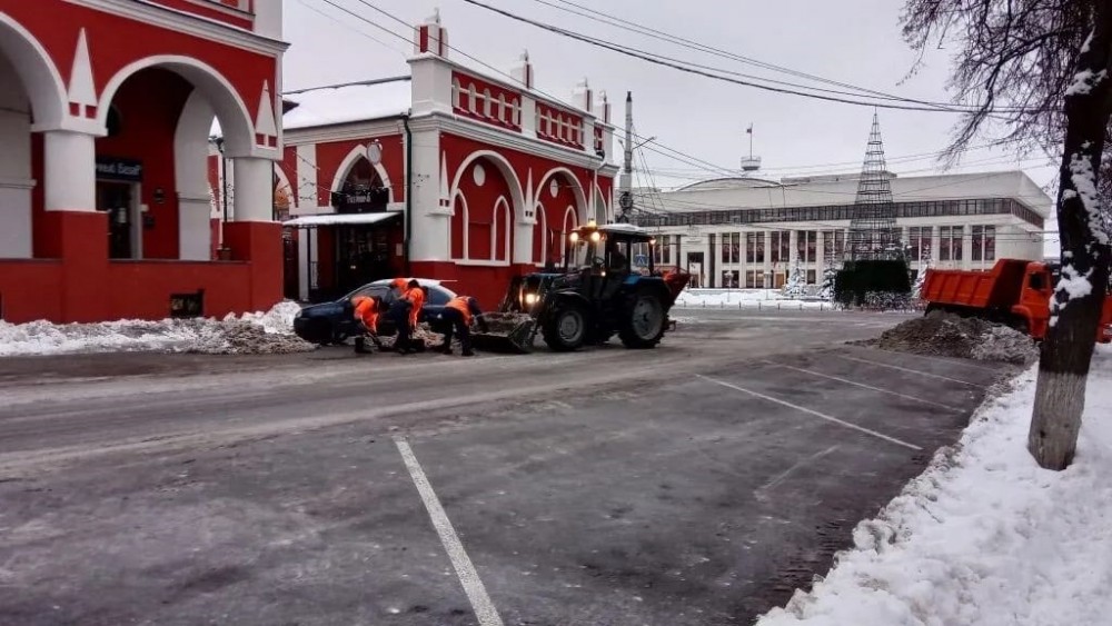 За сутки с улиц Калуги вывезли 500 кубометров снега
