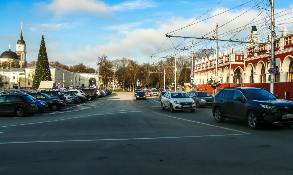 В Калуге запретят парковаться на площади Старый Торг с 9 декабря