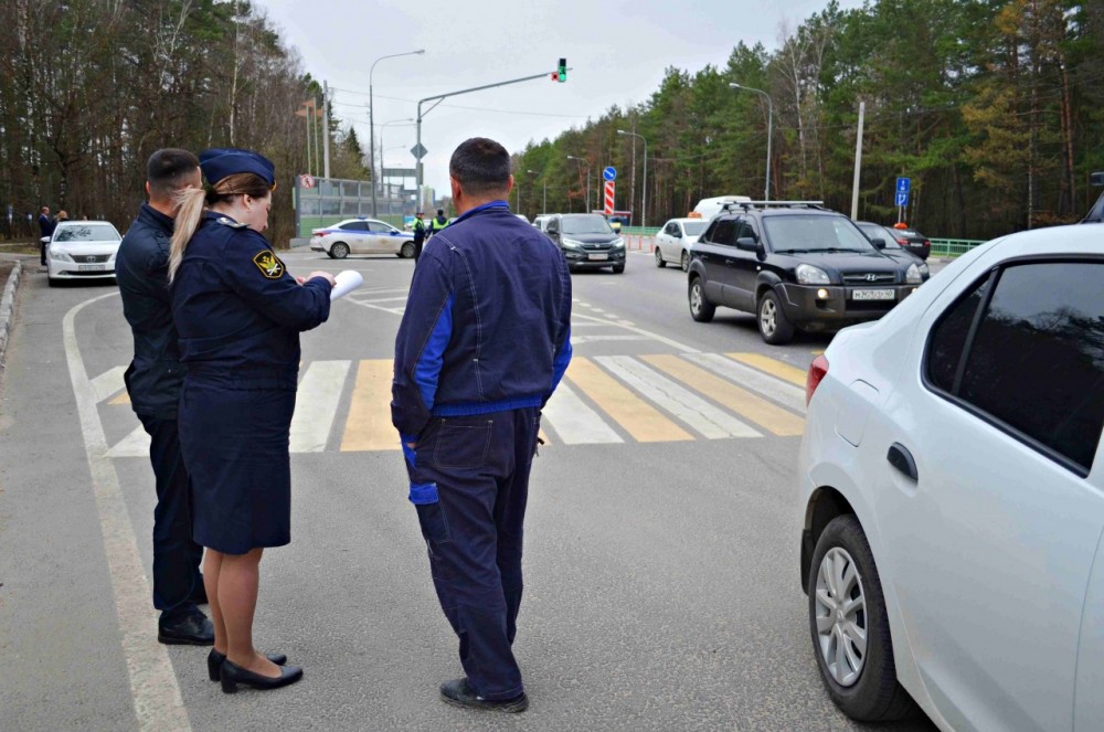 В Калуге приставы ловили должников на подъездной дороге от трассы М3 «Украина»