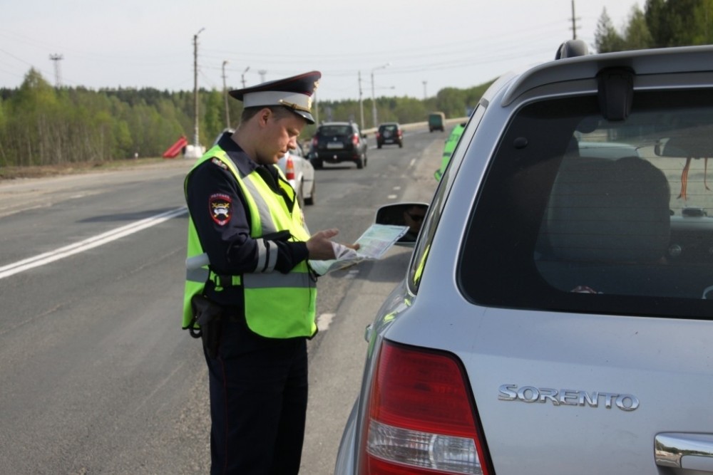 В Калужской области арестовали автомобиль водителя, который не оплатил 259 штрафов