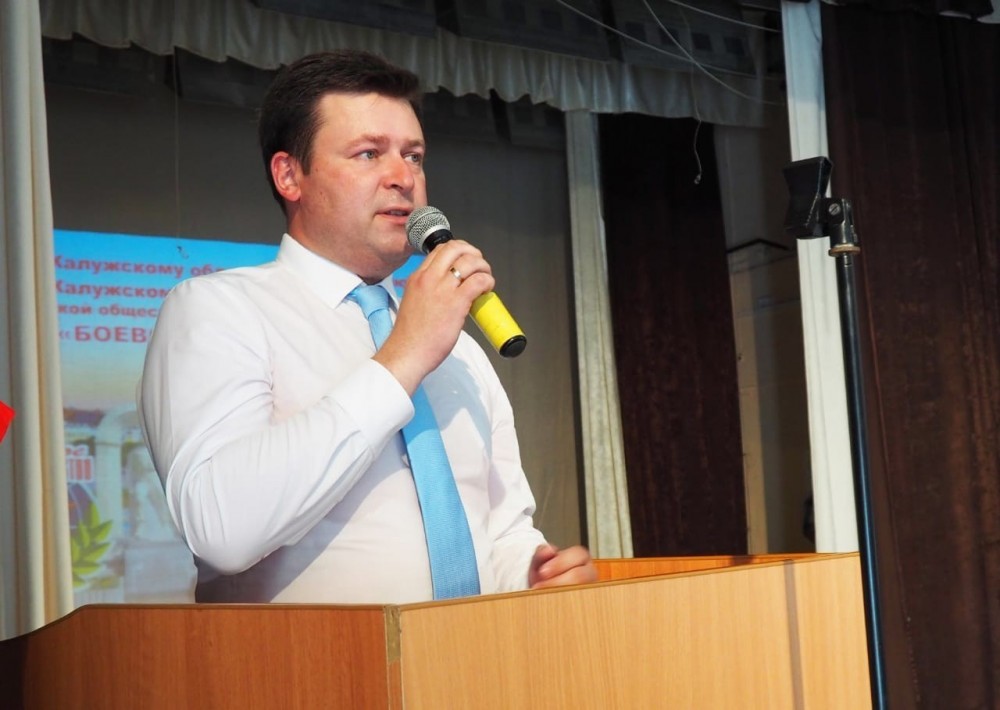 Глава городского самоуправления поздравил выпускников Калуги