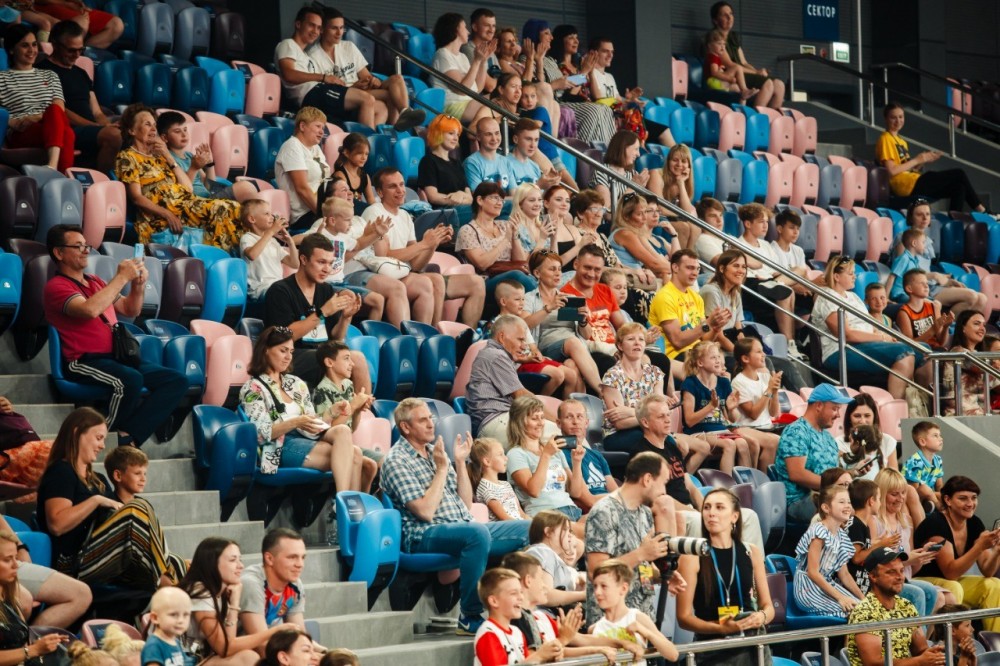 В Калуге зрители Кубка России по спортивной гимнастике жалуются на невыносимую жару