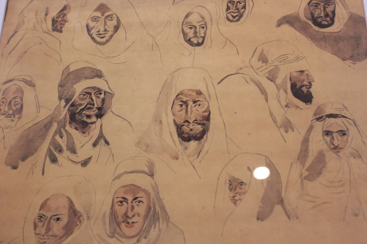 Осталось много эскизов художника.