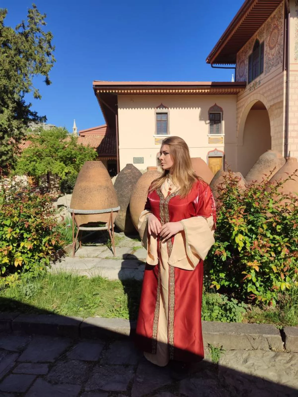 В ханском дворце.