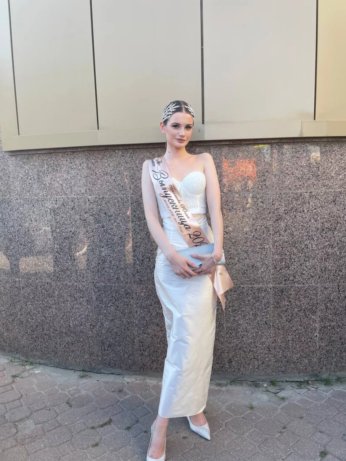 Диадема стала яркой деталью в образе Юлии.