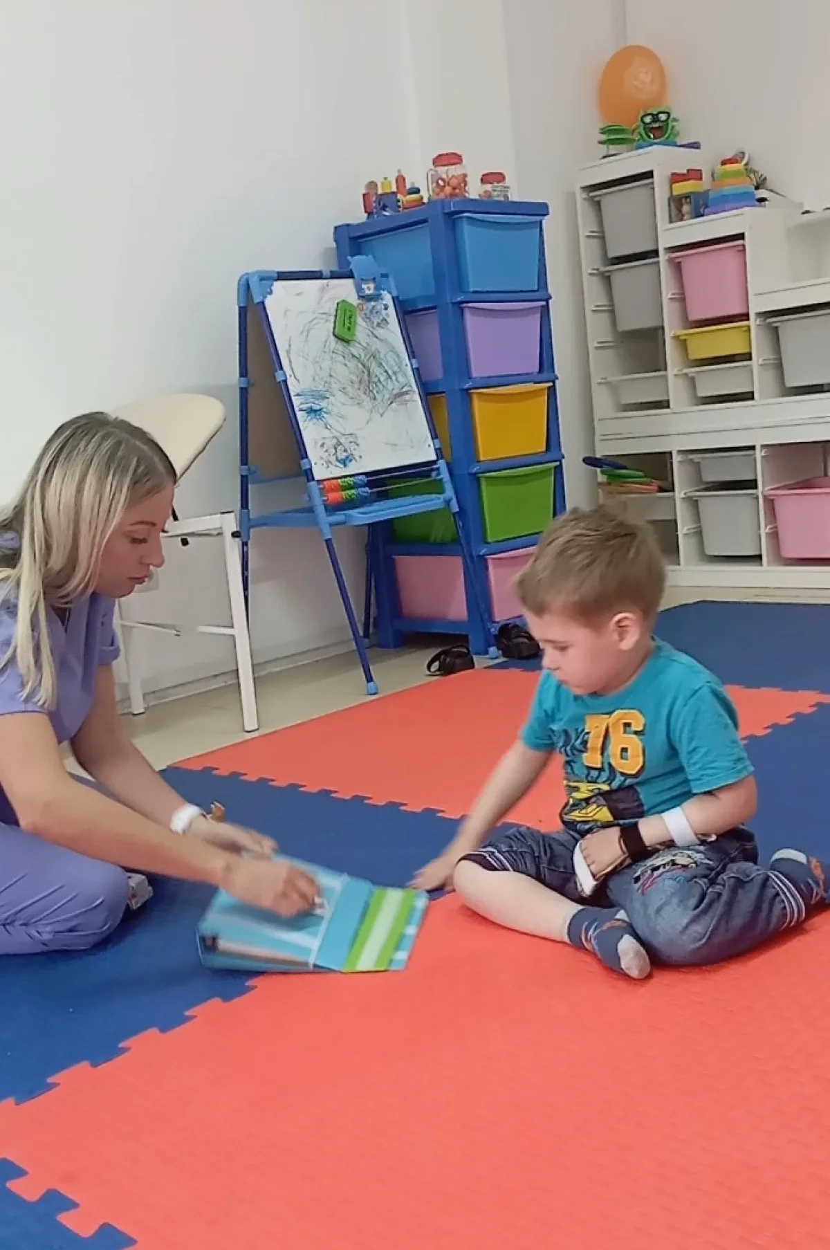 Федя на занятиях.