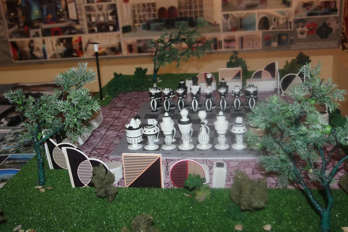 Леонид Андрейчиков сделал макет площадки детского лагеря по мотивам мультфильма «Тайна третьей планеты»