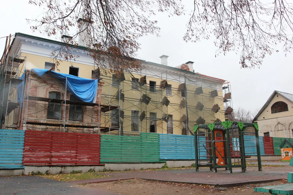 В маленьком доме справа от Дома губернатора сделают котельную.