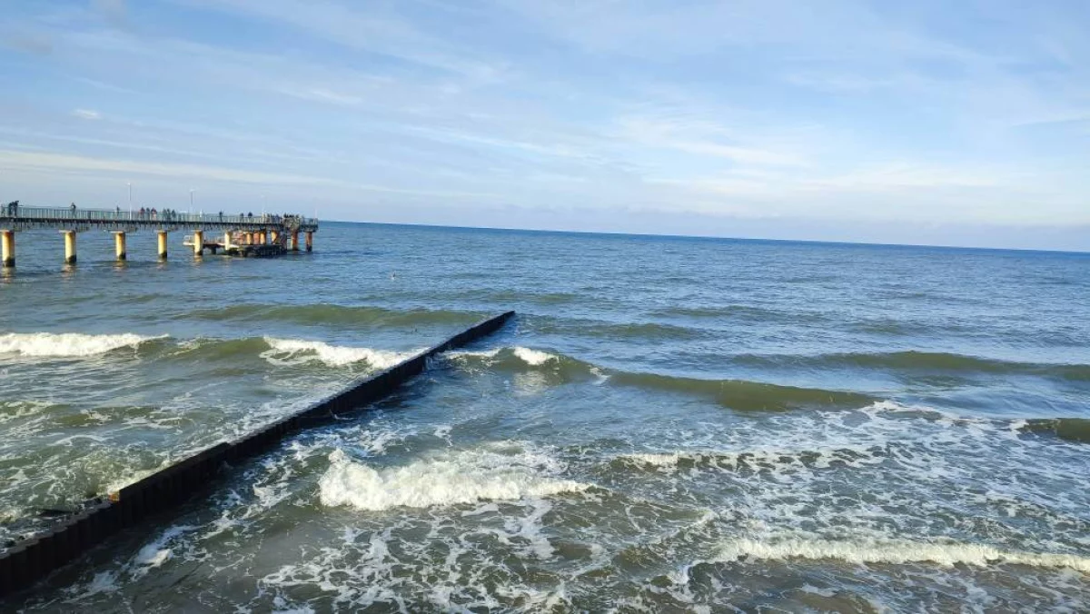 Февральское море.