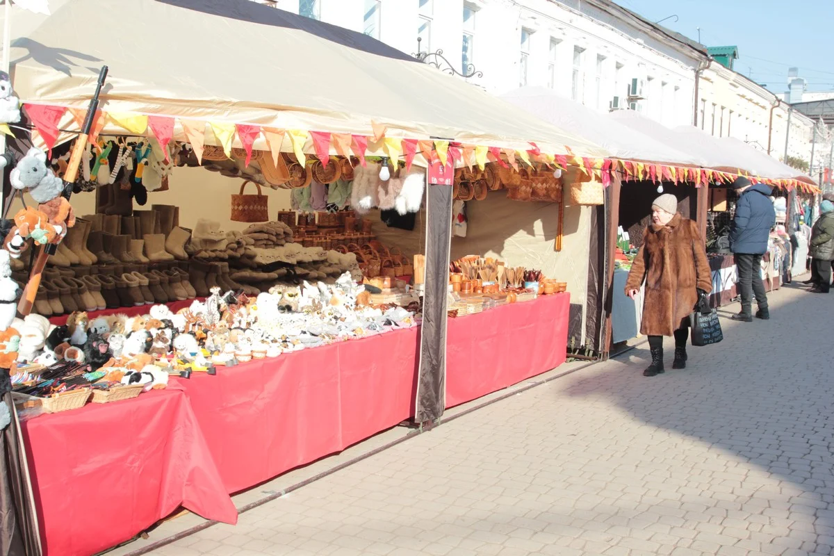 Утром на ярмарке народу немного.