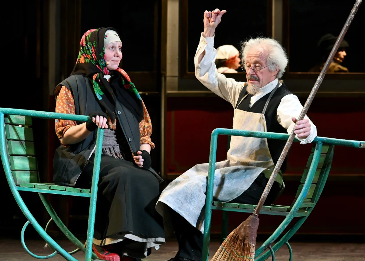 Михаил Кузнецов в спектакле "Любовь без предрассудков".