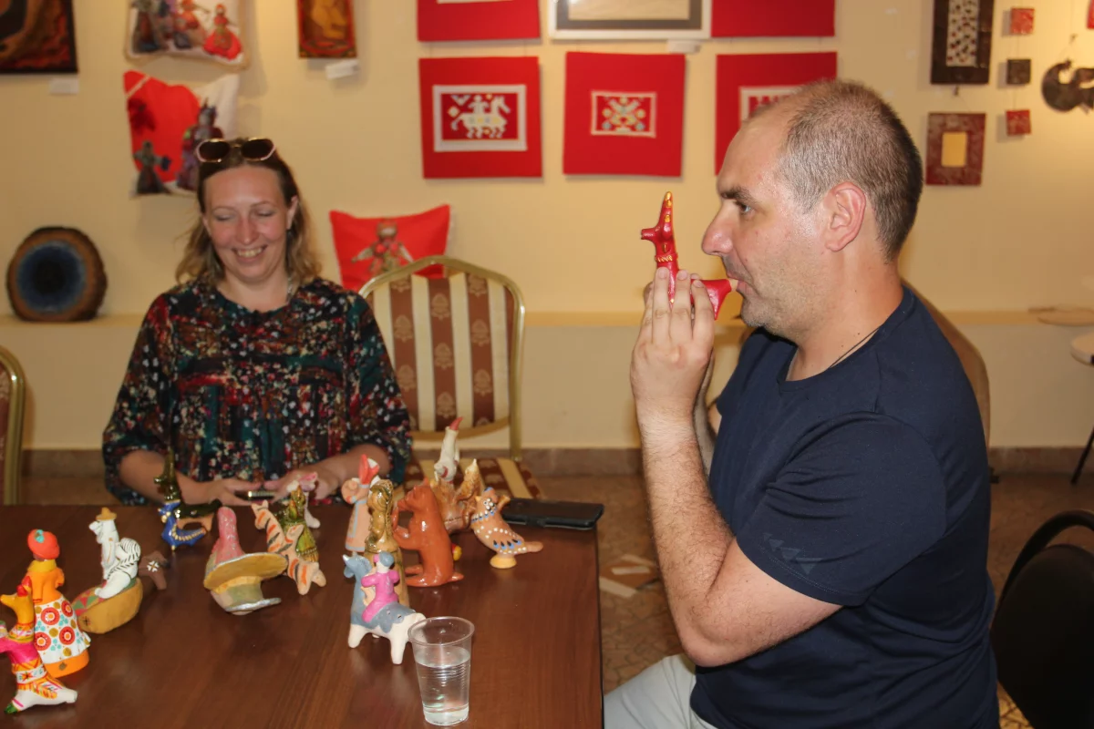 Каждая свистулька звучи по-своему.