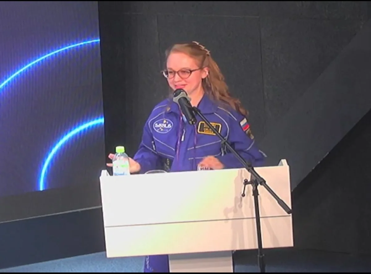 Ксения честно рассказала о еде в изоляции и показала небольшие ролики о жизни экипажа.