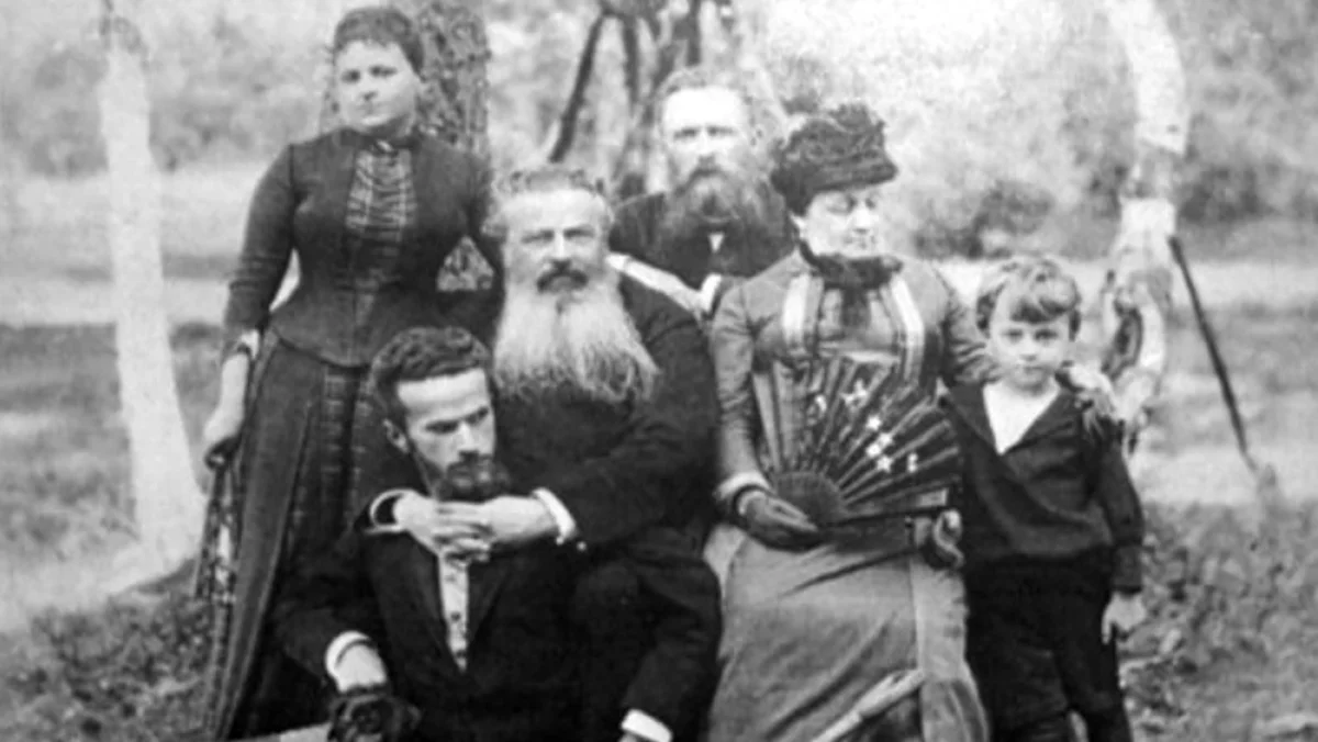 Николай Ридингер с семьей.