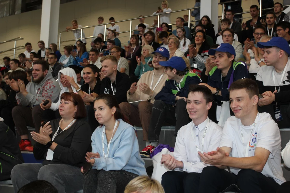   Время участников было расписано по минутам. 