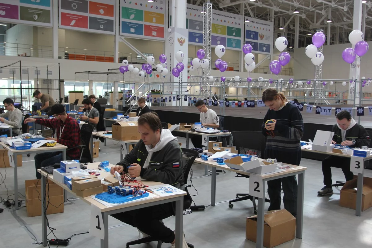 Идет сборка беспилотников.