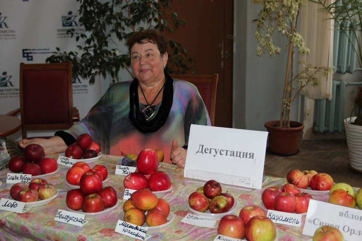 Елена Дроздовская пригласила всех на дегустацию.   