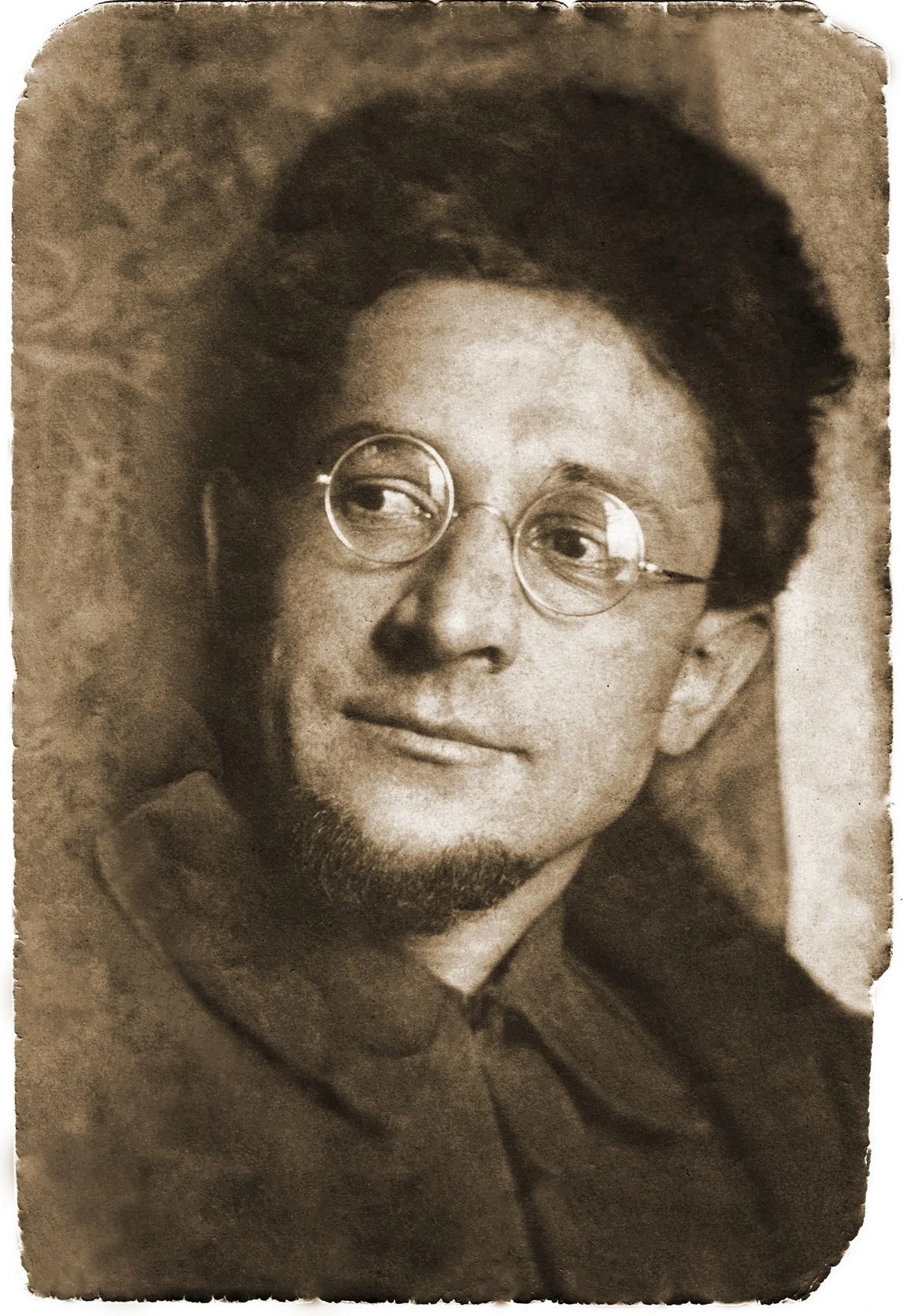 Анатолий Ребров делал для Калуги скульптуры, бюсты, фонтаны, барельефы и даже планировки скверов и площадей. 