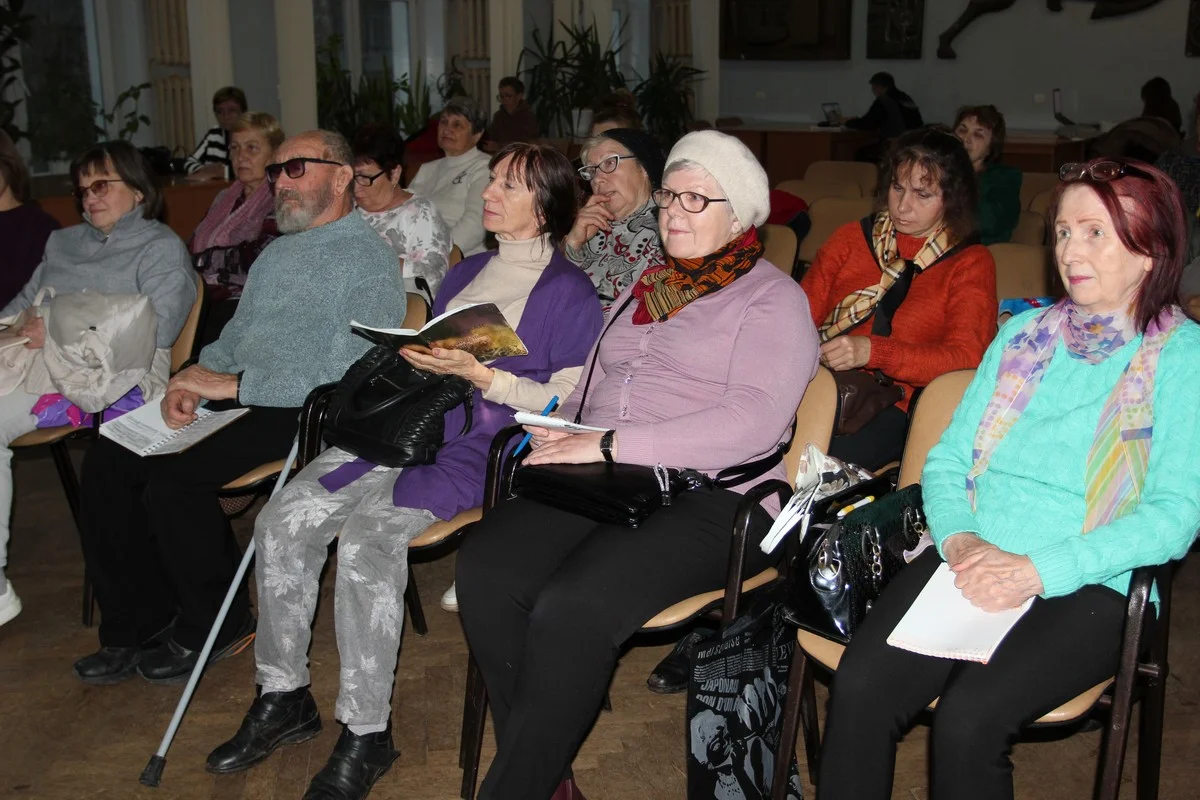 На занятия садоводы-огородники  приходят с блокнотами..