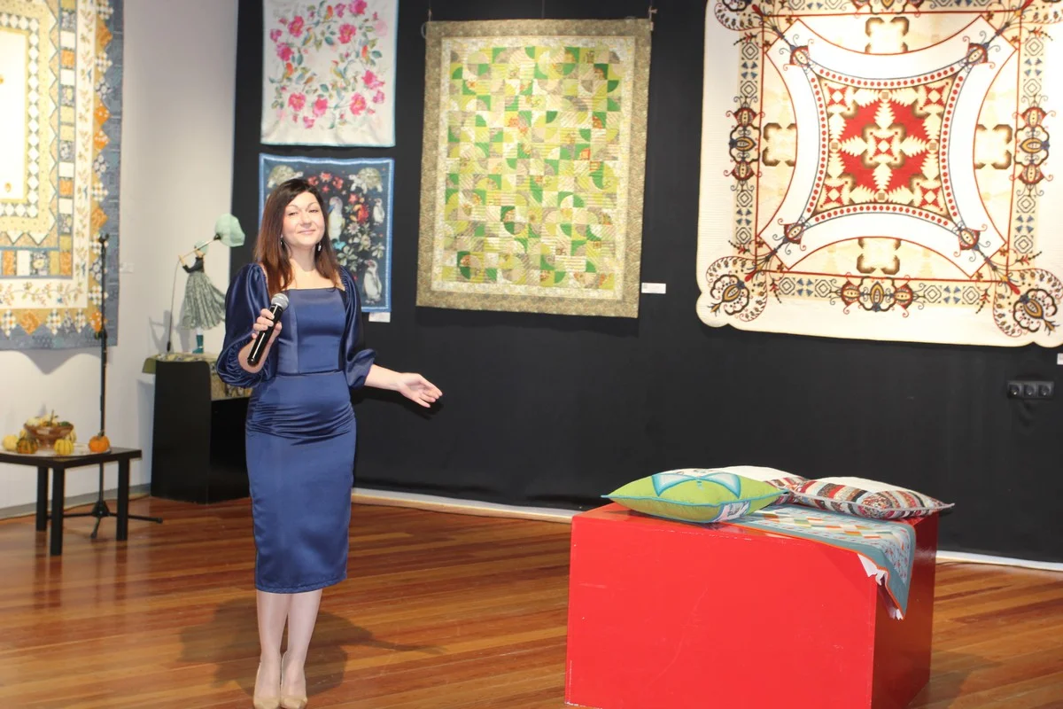 Алла Тарасова исполнила романсы. 