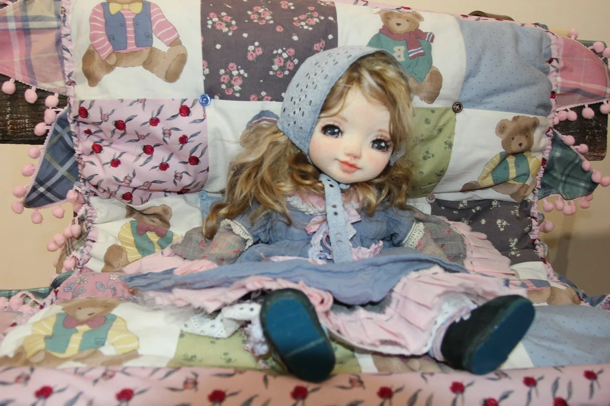 Кукла Есения в гамачке. Работа Ирины Корнеевой. 