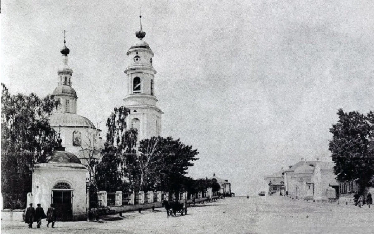 Улица Благовещенская была названа в честь Благовещенской церкви и шла от нынешней ул. Достоевского до ул. Кирова. 