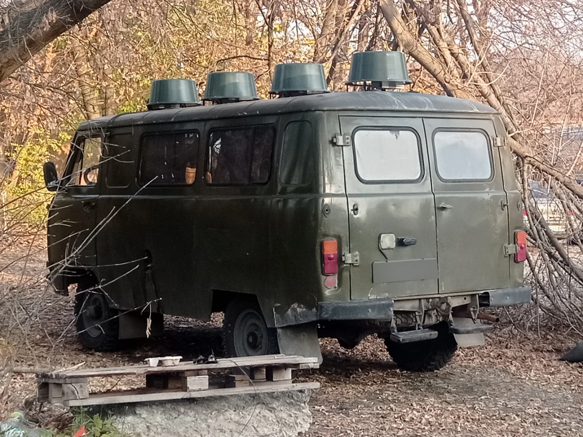 Машина с системой  РЭБ.