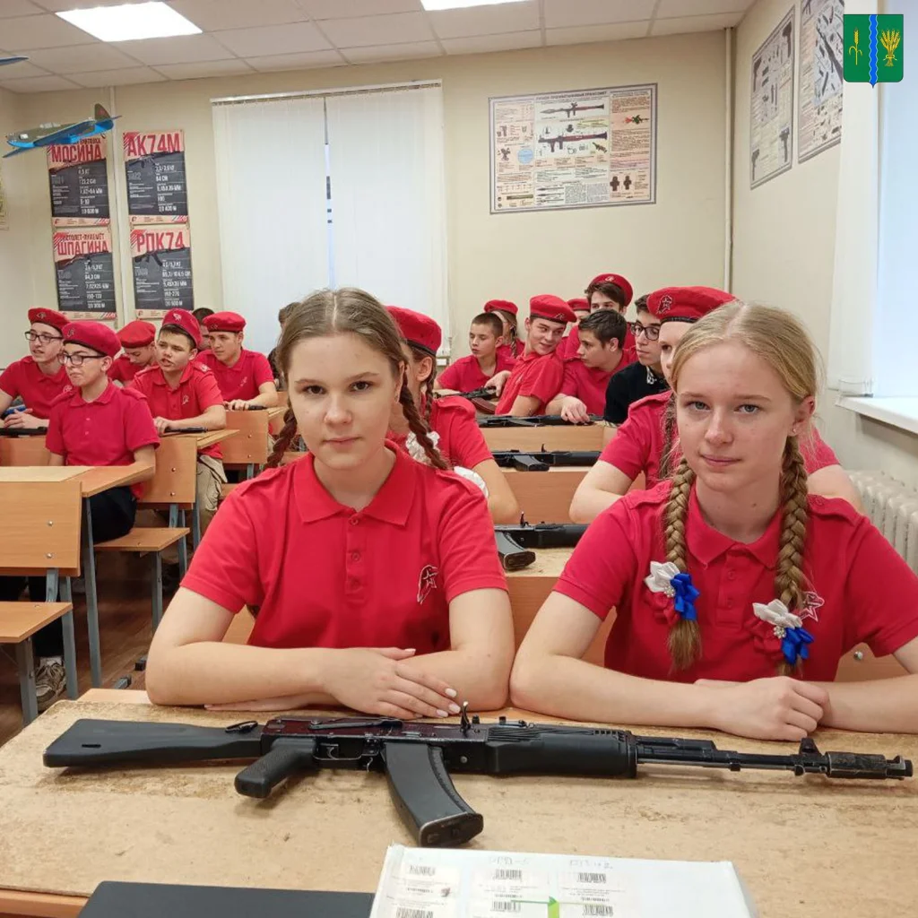 Калужским школьникам рассказали об особенностях службы в современной армии