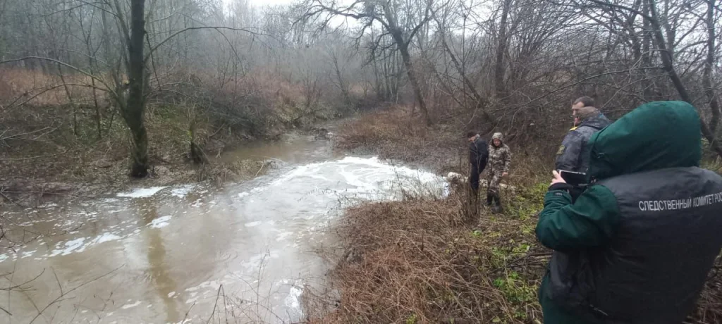Следователь приехал в Медынь из-за грязной реки и запаха